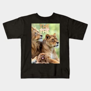 The family - Cavalier and Lion Kids T-Shirt